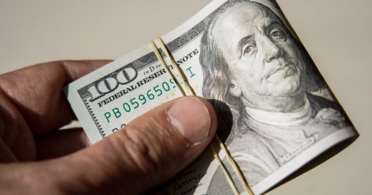 Dólar hoy y dólar blue hoy, EN VIVO: a cuánto cotiza y cuál es su precio este jueves 5 de diciembre, minuto a minuto