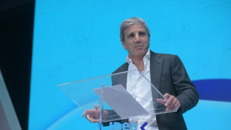 Luis Caputo sobre la reforma tributaria: «Apuntamos a que no haya más de seis impuestos»