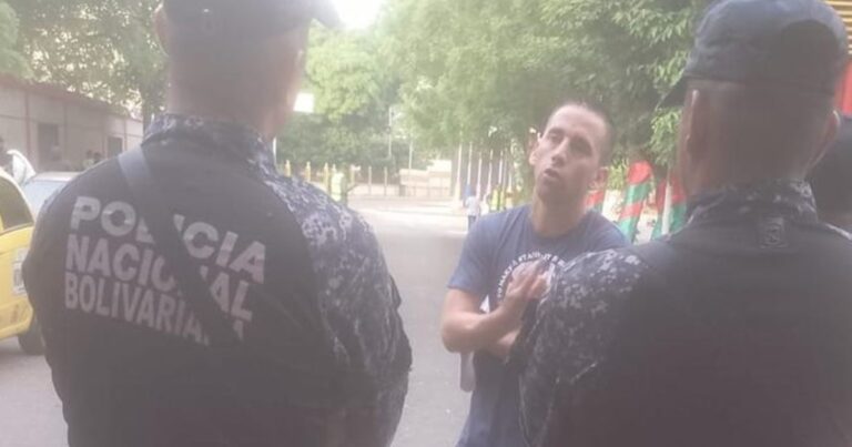 Ahora el régimen de Maduro asegura que el gendarme detenido en Venezuela tenía un plan para sacar a los opositores que están en la embajada argentina