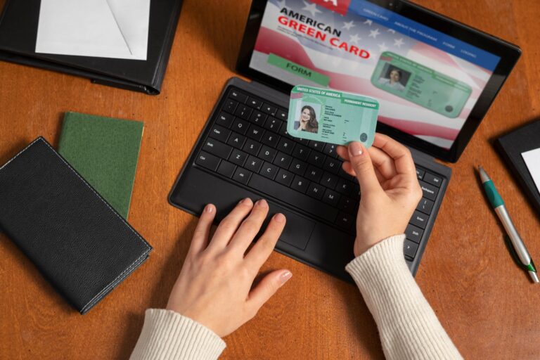 Cuáles son los nuevos requisitos y documentos para obtener la greencardeste2025 en EE.UU.
