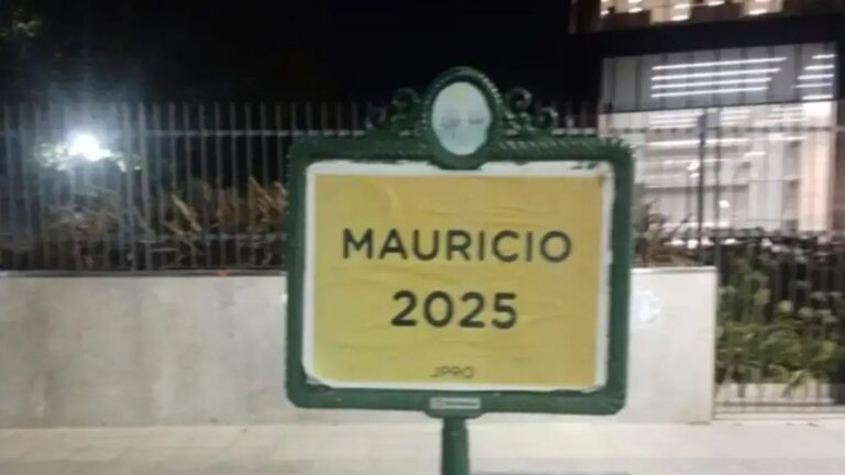 La Ciudad apareció empapelada con afiches del PRO que impulsan la candidatura de Mauricio Macri