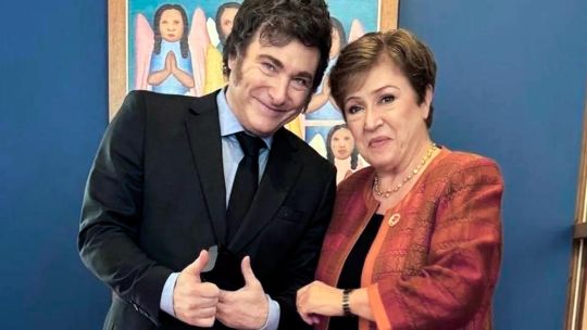El Fondo Monetario elogió al Gobierno, pero alertó por las reservas, el dólar y el clima social