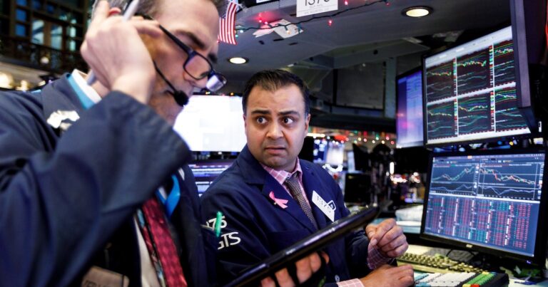 Wall Street y las bolsas europeas cotizan a la baja tras el anuncio de aranceles de Donald Trump