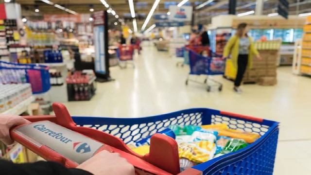 Así es el sueldo de un cajero del supermercado Carrefour con el aumento de febrero 2025
