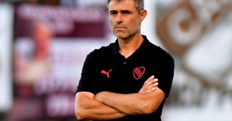 Tras el triunfo por Copa Argentina, Julio Vaccari avisó: «No pienso en el clásico»