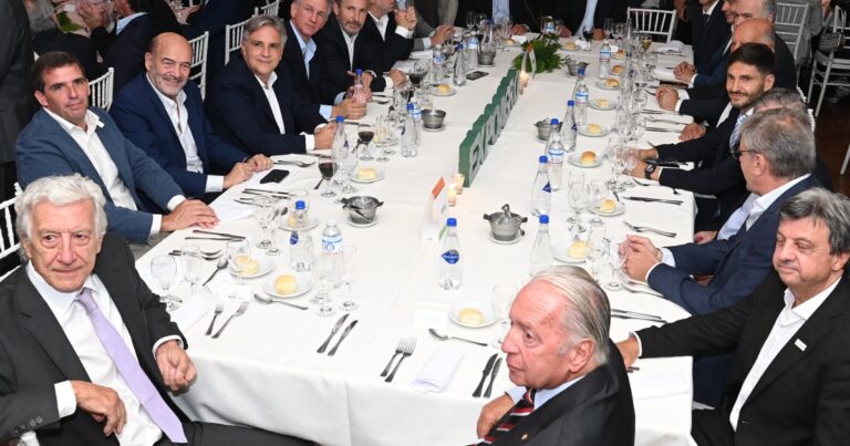 Avatares, bancos y maquinaria, estrellas de una muestra que marca un cambio de época
