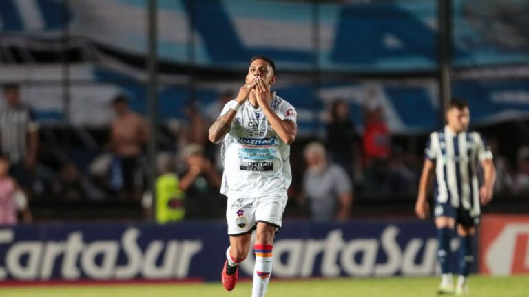 Deportivo Armenio dio el golpe y eliminó a Talleres de la Copa Argentina