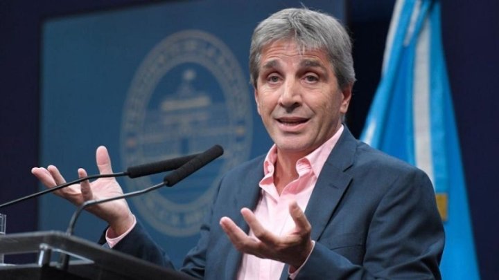 Sube el dólar, pero para Caputo «esta vez es diferente»