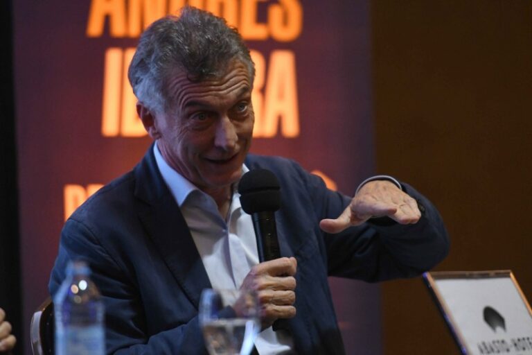 Macri le pegó a Milei por el abandono de las rutas: «Está llena de pozos por todos lados Argentina»