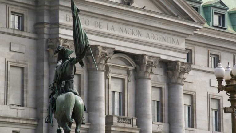 El Gobierno cierra 60 sucursales del Banco Nación