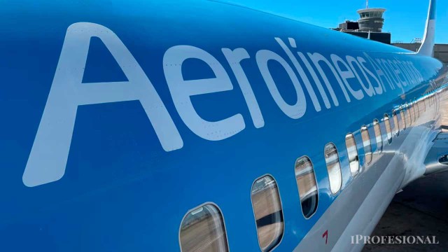 Aerolíneas Argentinas, de pérdidas millonarias a superávit récord