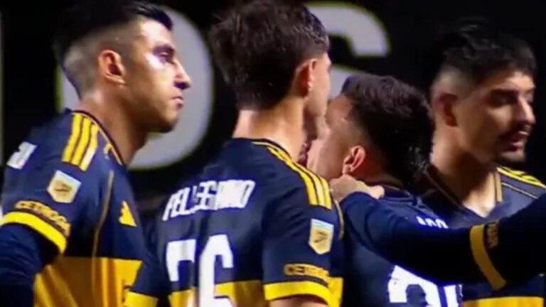 No se vio en TV: el enérgico reclamo de Velasco a Battaglia en el entretiempo