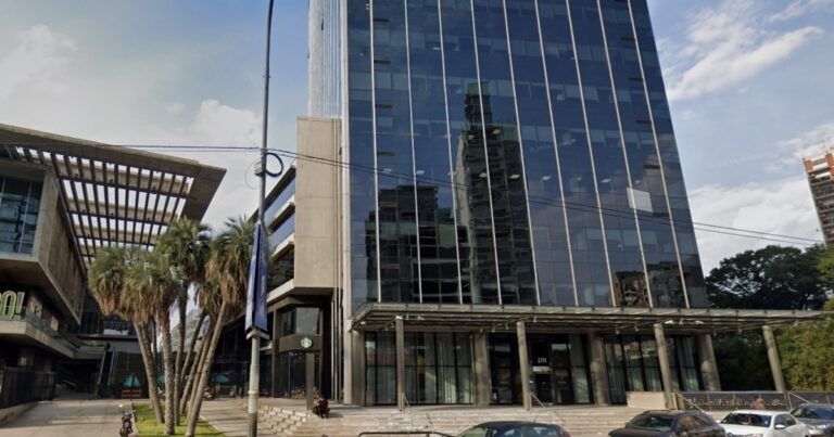 Llegó desde Pergamino a pasar las vacaciones y murió tras un pico de presión: lograron salvar a su beba