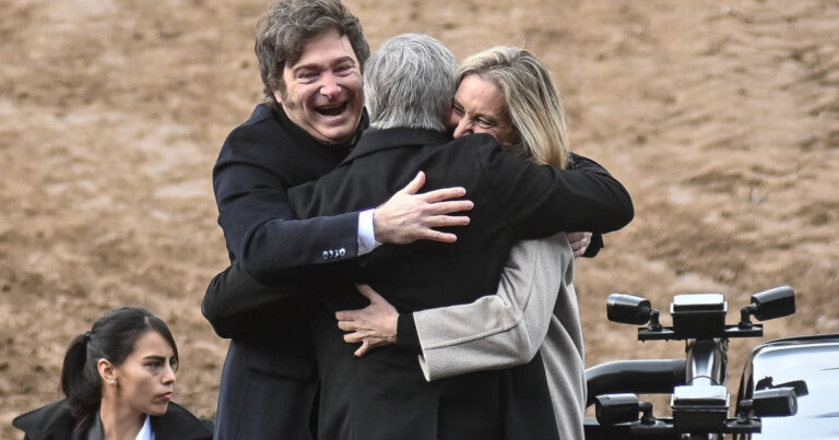 El show de Milei en la Rural: baja de retenciones, abrazos con Caputo, ninguneo a Macri y críticas a Villarruel y a Cristina