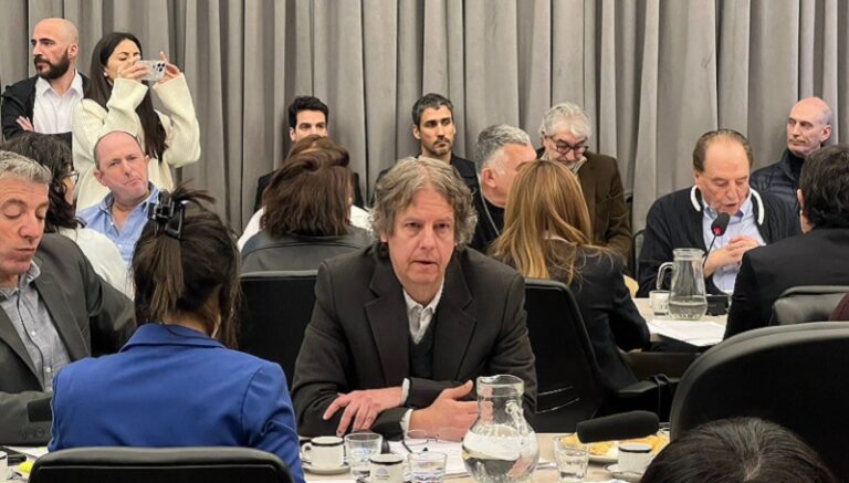 Castillo: «Nuestro compromiso es con los científicos, investigadores y trabajadores del Conicet»