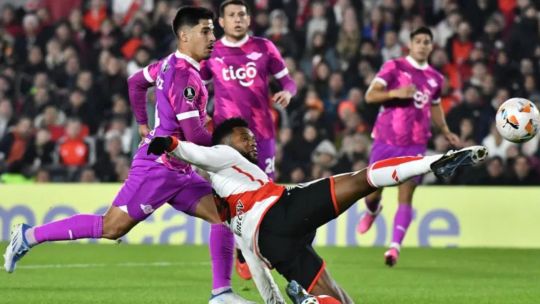 Ya en el segundo tiempo, River empata sin goles ante Libertad en la ida de octavos en Asunción: seguilo en vivo